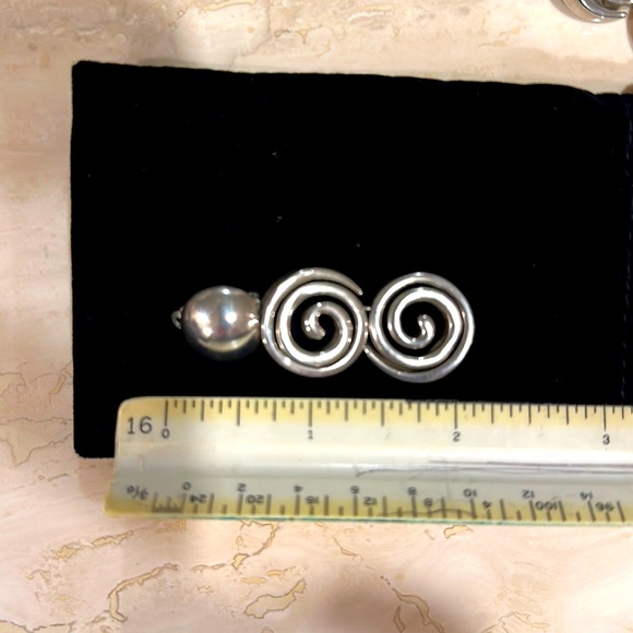RARE❣️VINTAGE STEVE VAUBEL SIGNED STERLING SILVER DOUBLE SWIRL CLIP ON EARRINGS - Picture 5 of 6